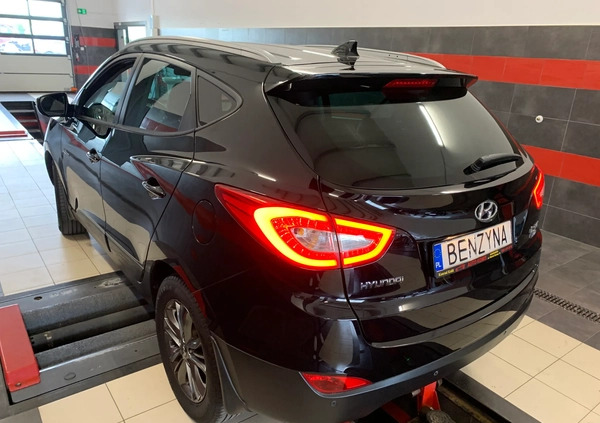 Hyundai ix35 cena 48900 przebieg: 170000, rok produkcji 2015 z Suchedniów małe 172